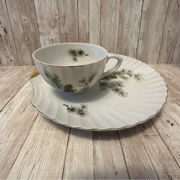 Grant Crest Fine China Japan Cups And Saucer Snack Plates Pine Cone Theme - Picture 2 of 11